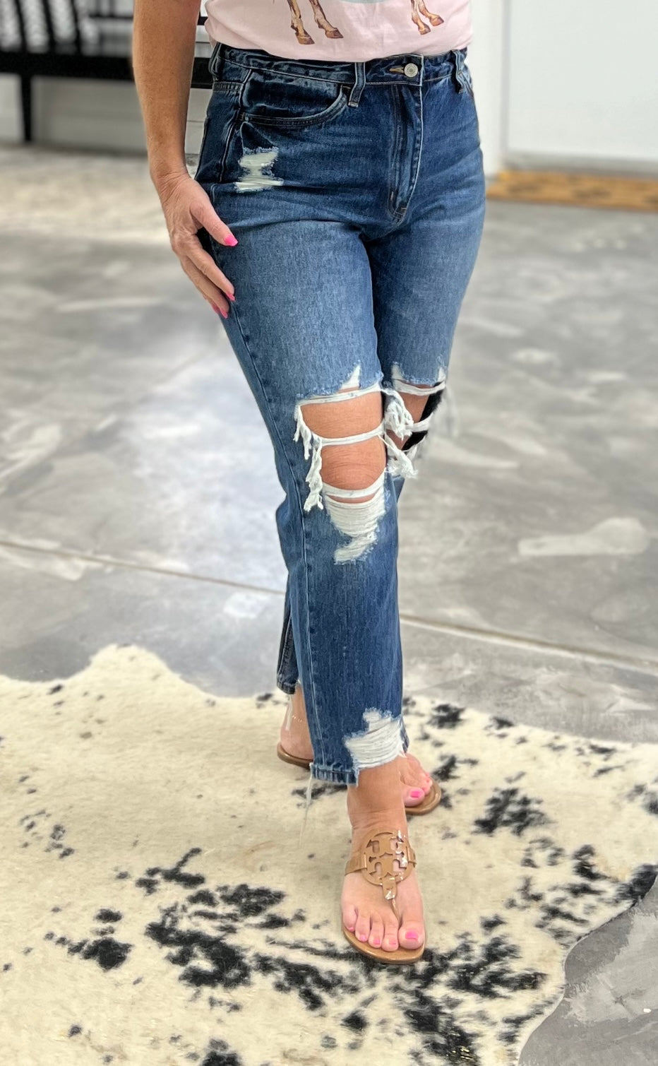 Vervet Distressed Mom Jean