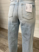 Load image into Gallery viewer, 90&#39;s Baby Straight Leg Jeans (FINAL SALE)
