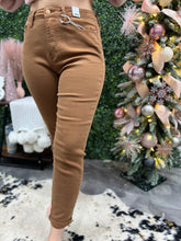 Load image into Gallery viewer, Judy Blue Brown Slim Fit Jeans
