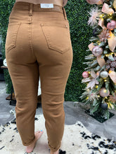 Load image into Gallery viewer, Judy Blue Brown Slim Fit Jeans
