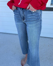 Load image into Gallery viewer, Judy Blue Wide Leg Jeans
